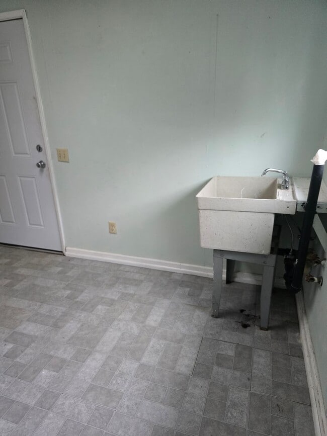 Building Photo - 3 bed 2 bath Mobile Home for rent  Rent in Grants Pass