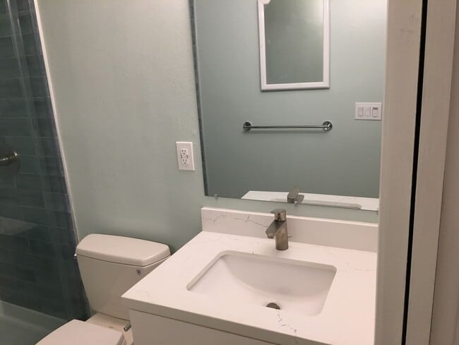 Building Photo - Inviting 3-Bed/2-Bath Home - Menlo Park