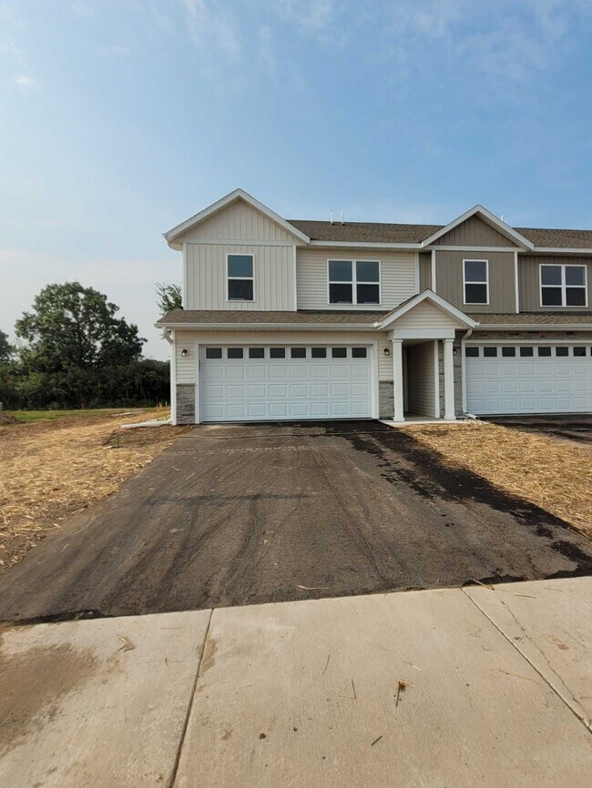 Building Photo - 1610 Eastside Cir