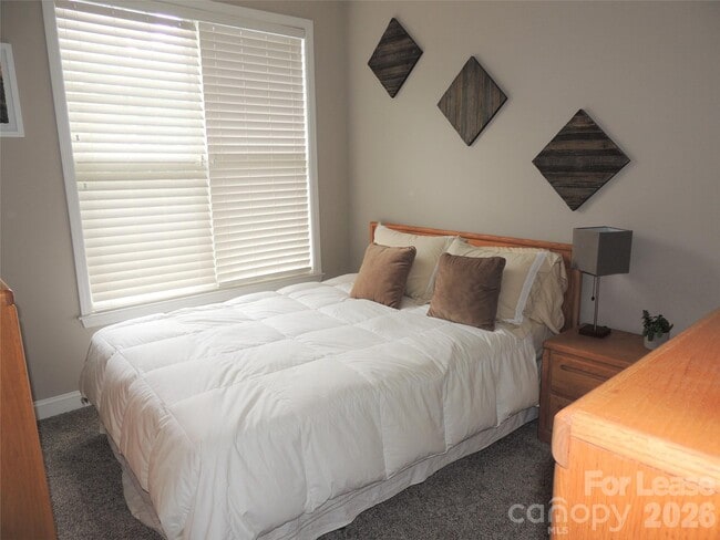 Building Photo - 222 S Torrence St