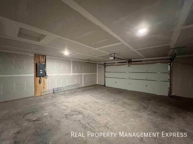 Building Photo - 4507 E 53rd St