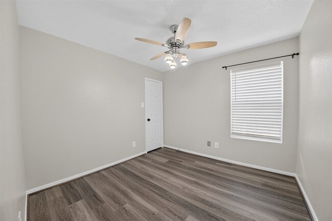 Building Photo - 15506 Fir Woods Ln