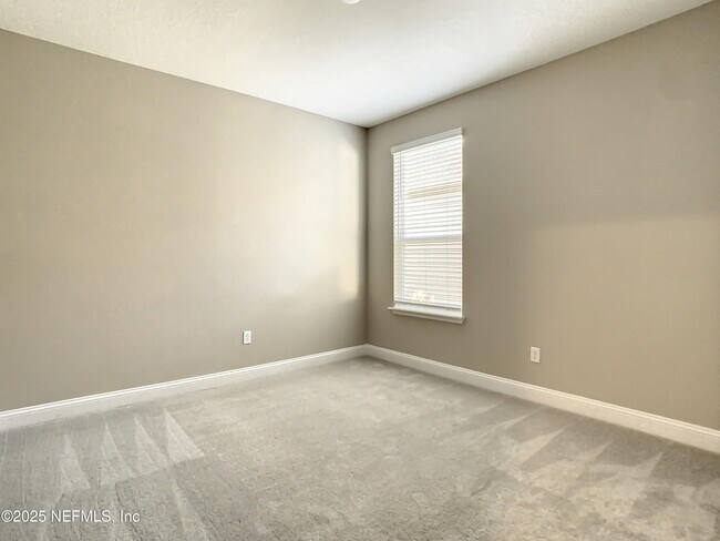 Building Photo - 380 Brybar Dr
