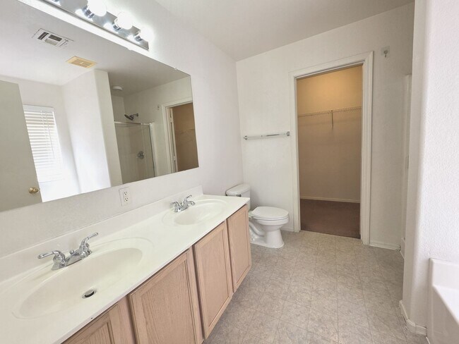 Building Photo - 30469 N Plantation Dr