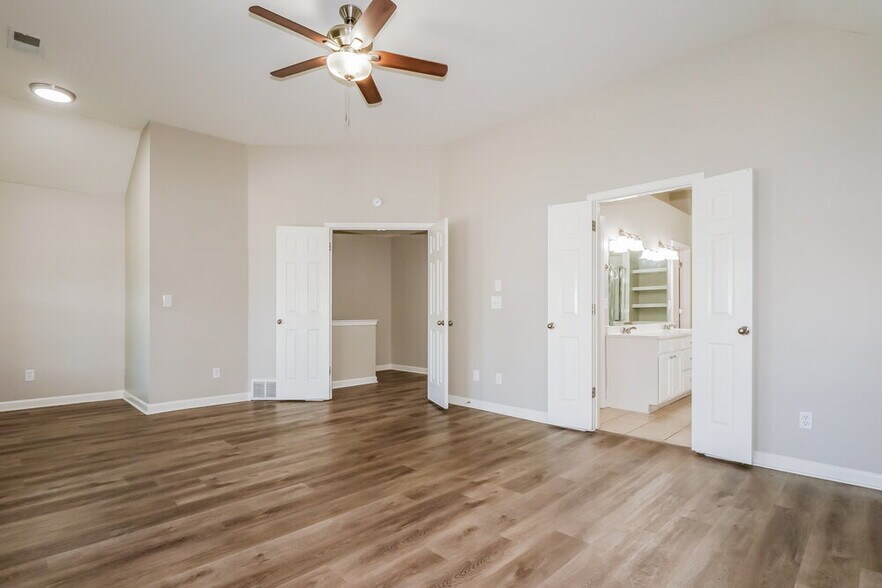 Building Photo - 8565 Griffin Park Dr