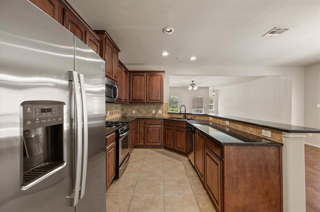 Building Photo - 4261 Comanche Dr