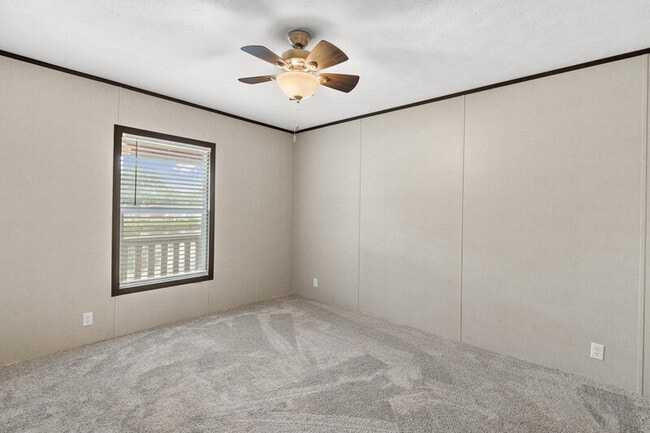Building Photo - 444 Happy Swaner Ln