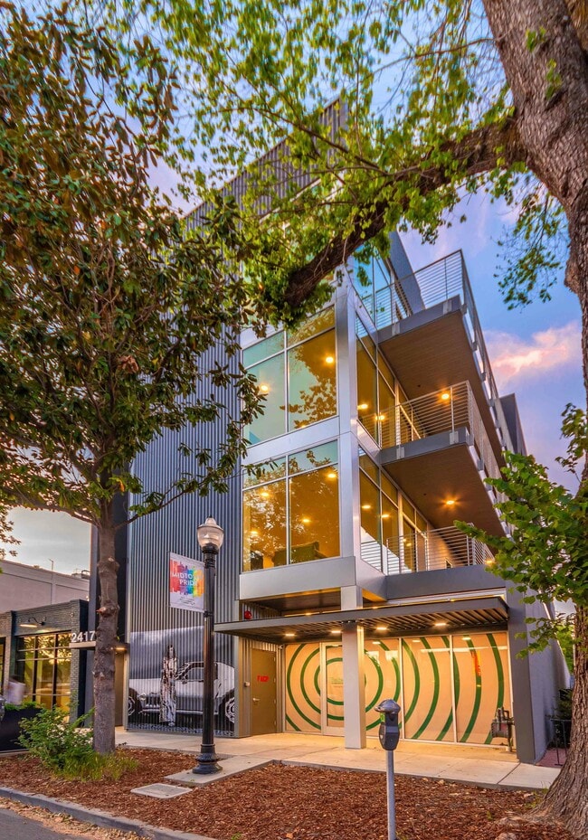 Building Photo - The Didion