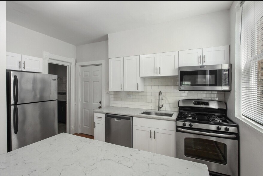 Building Photo - 1420 N Campbell Ave