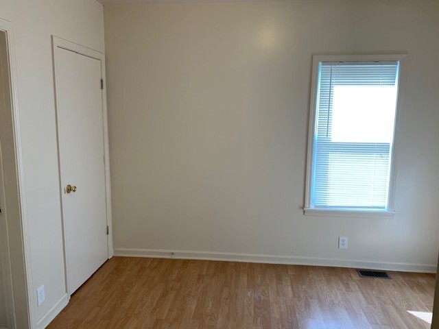 Building Photo - COMING SOON!!!  $910.00 - 2 Beds | 1 Bath House in Burton with a basement & deck