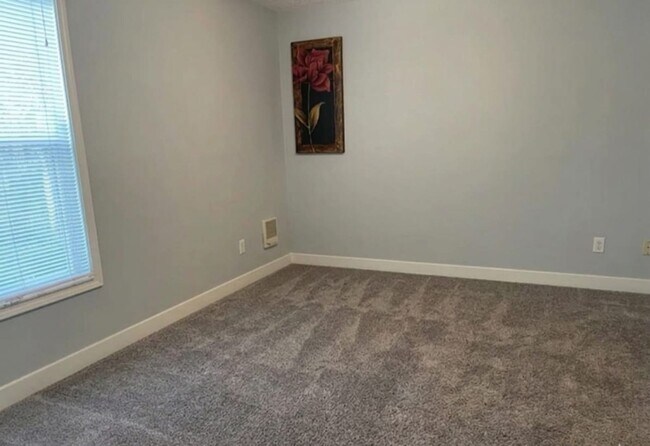 Building Photo - 8836 Coral Palms Ct