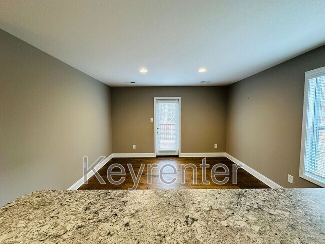 Building Photo - 8025 Poplar Grv Ln