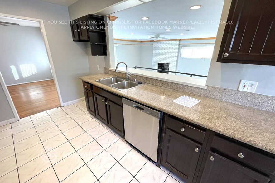 Building Photo - 13403 Traub Ave