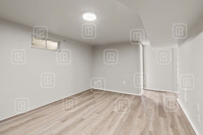 Building Photo - 7313 E 6th Ave