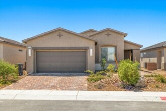 Building Photo - Spacious 3-Bed, 2-Bath Home with 2-Car Garage & Open Floor Plan