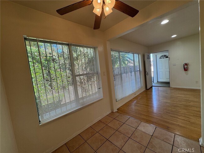 Building Photo - 1372 W 36th St