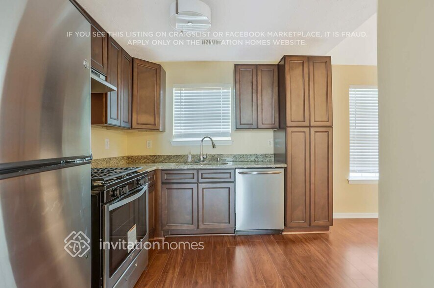 Building Photo - 2952 Two Lakes Cir