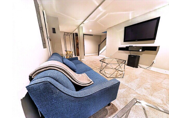 Building Photo - Stylish & Convenient Atlanta Room: All-Inclusive Living!