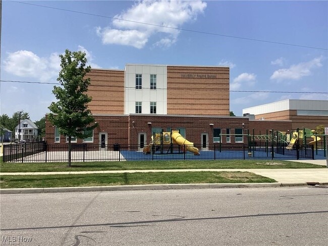 Building Photo - 1794 W 54th St