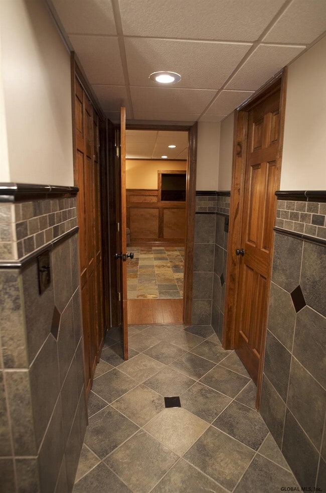 Building Photo - 32 Flat Rock Rd