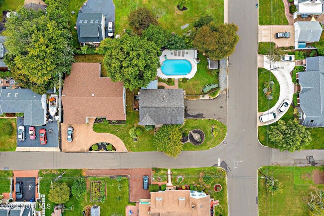 Building Photo - 14 S Rd