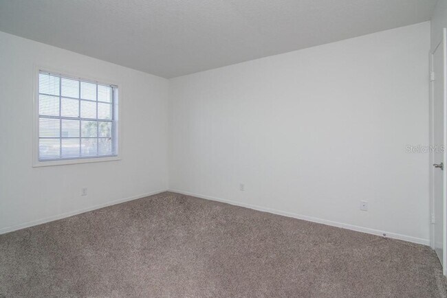 Building Photo - 205 Pompano Dr SE