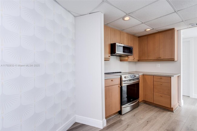 Building Photo - 1301 River Reach Dr