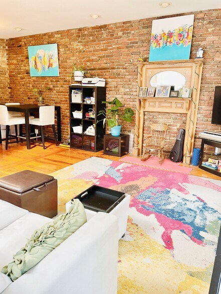 Building Photo - 71 Baldwin St