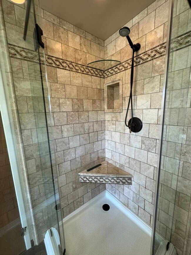 Building Photo - Beautifully Updated 3-Bedroom Home – First...