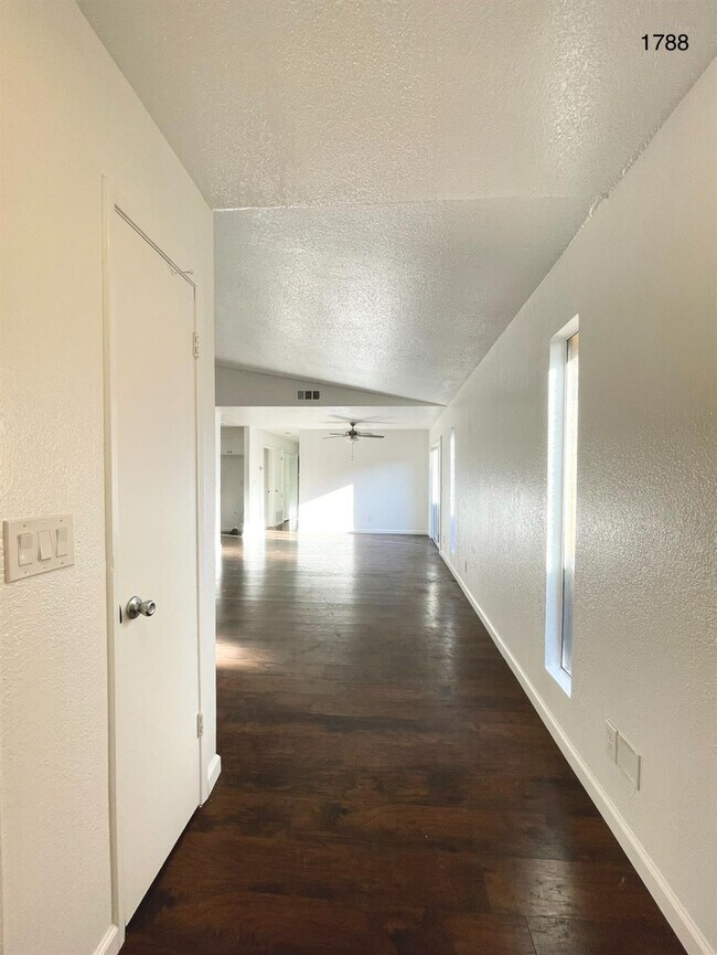 Building Photo - 1788 Long Barn Way