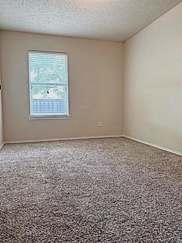 Building Photo - 9805 Nixon Dr