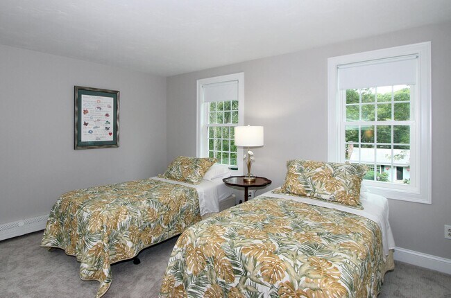 Building Photo - 2 Sanford St