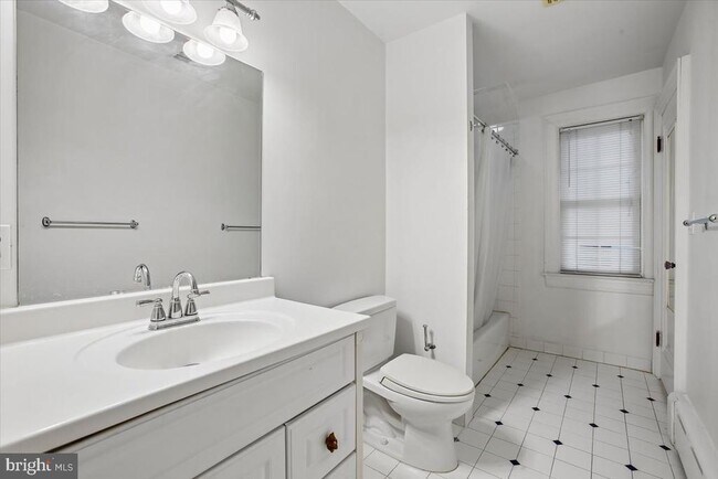 Building Photo - 4602 De Russey Pkwy