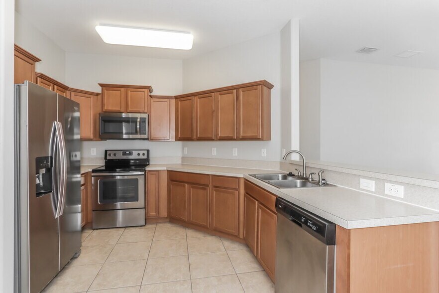 Building Photo - 7334 Lumber Port Dr
