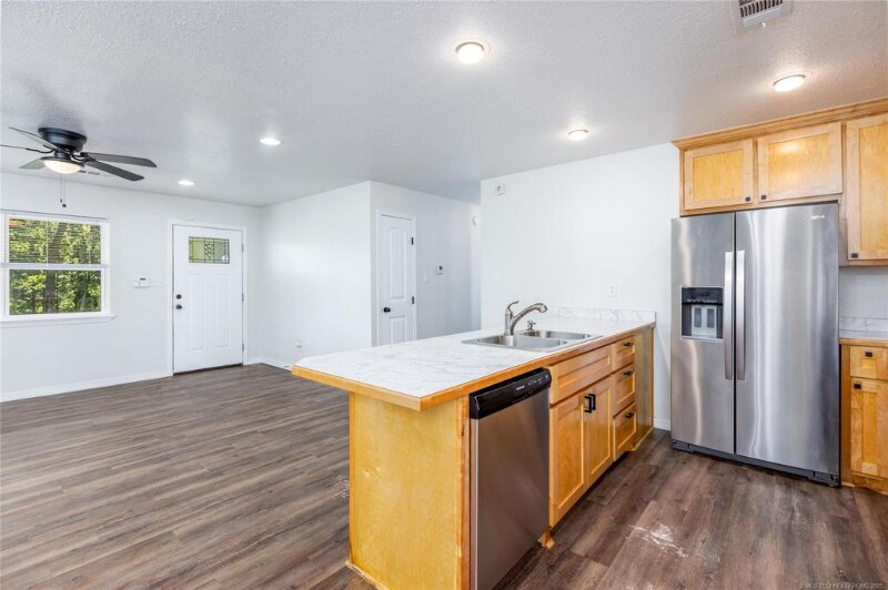 Building Photo - 850 N 4015 Rd