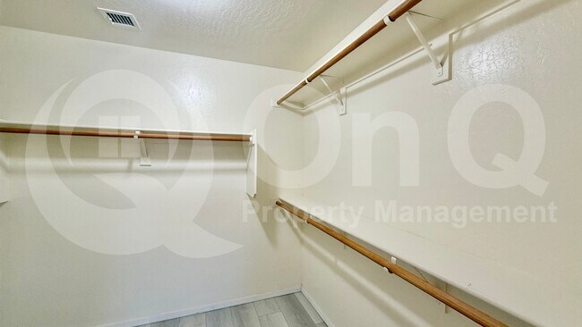 Building Photo - 3464 S Moccasin Trail