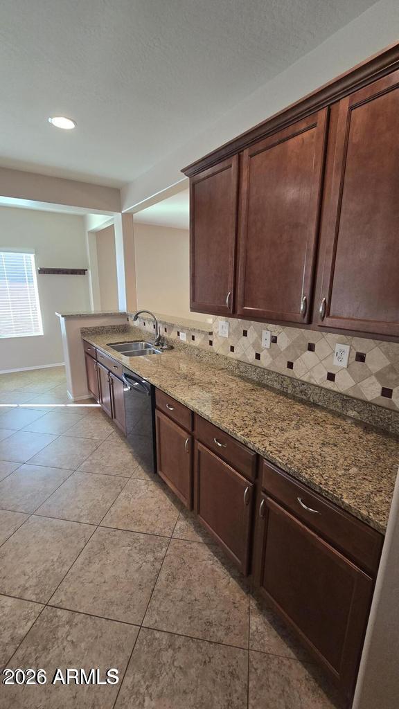 Building Photo - 10826 Avenida Del Rey