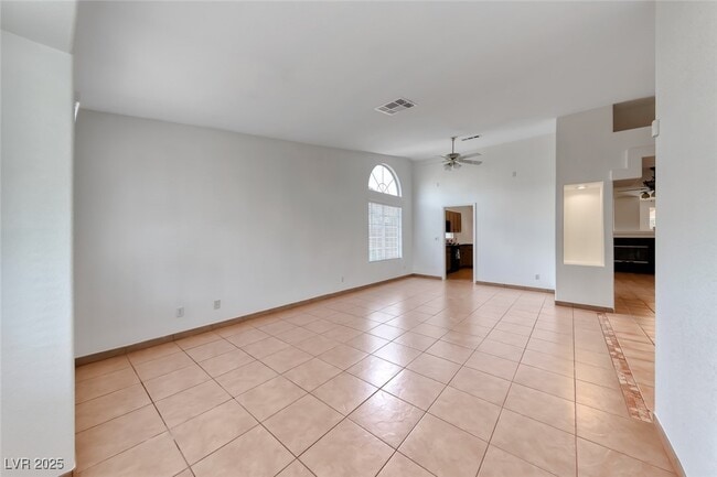 Building Photo - 6405 Break Point Ave