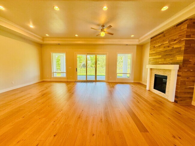 Building Photo - Modern Farmhouse in Cartwright Ranch