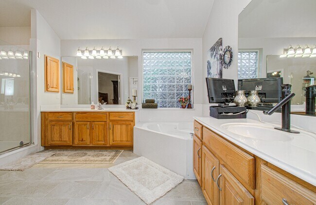 Building Photo - 17611 Emerald Garden Ln