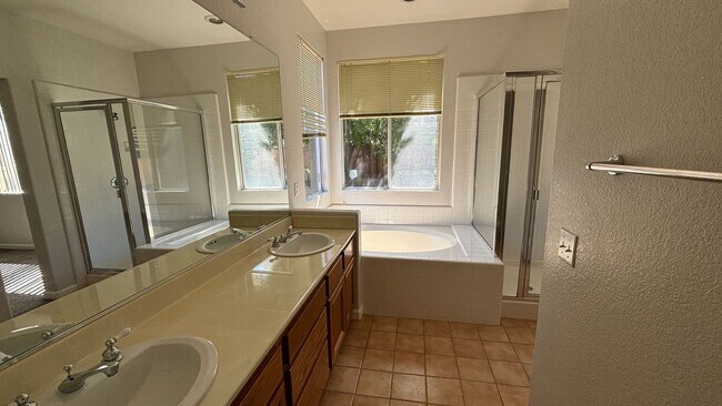 Building Photo - Adorable Four Bedroom home ready for its forever family!