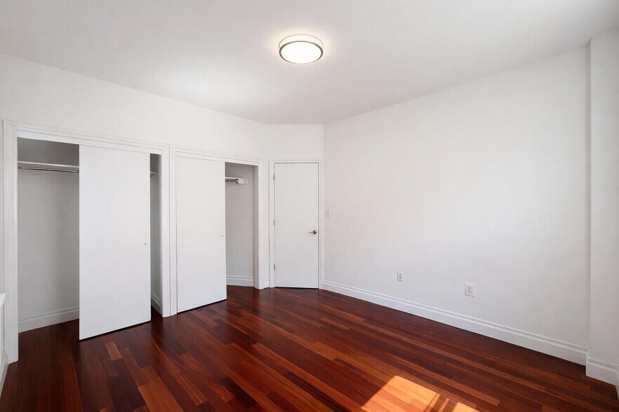 Building Photo - 605 W 137th St