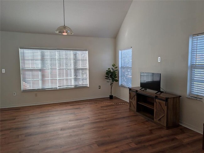 Building Photo - 10536 Windsor Lake Ct