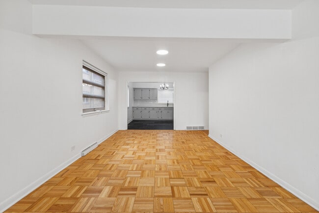 Building Photo - 10454 S Claremont Ave