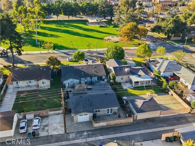 Building Photo - 215 E 2nd St