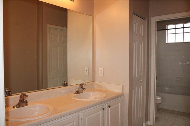 Building Photo - 5711 Bentgrass Dr