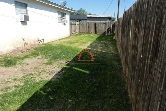 Building Photo - Cute 2 bedroom 2 bath home
