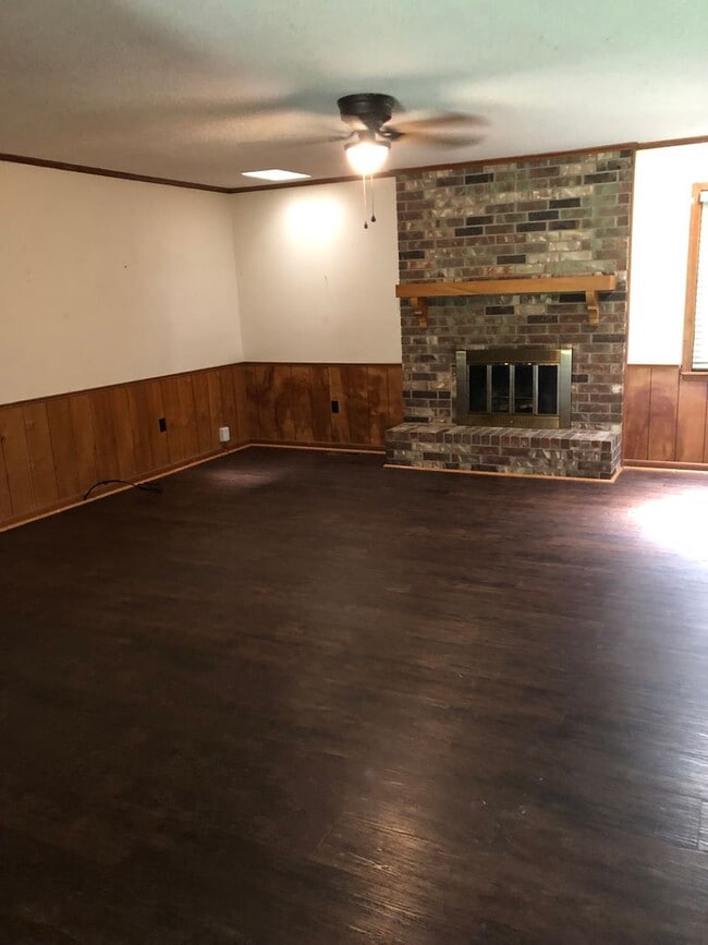 Building Photo - Charming 3-Bedroom Home in a Great Searcy Location!