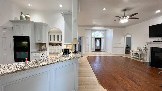 Building Photo - 2411 Kilgarney Keep St