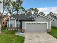 Building Photo - Beautiful 3 Bedroom, 2 Bath POOL Home with 2-Car Garage in the Heart of Hunters Creek!